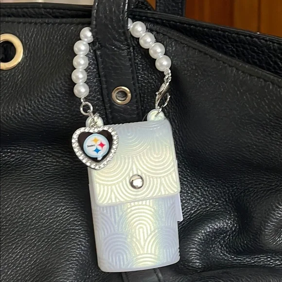 Pittsburgh Steelers Purse Charm/Handsanitizer Holder - Picture 6 of 11
